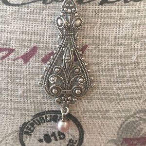 Vantel pearl antique looking necklace